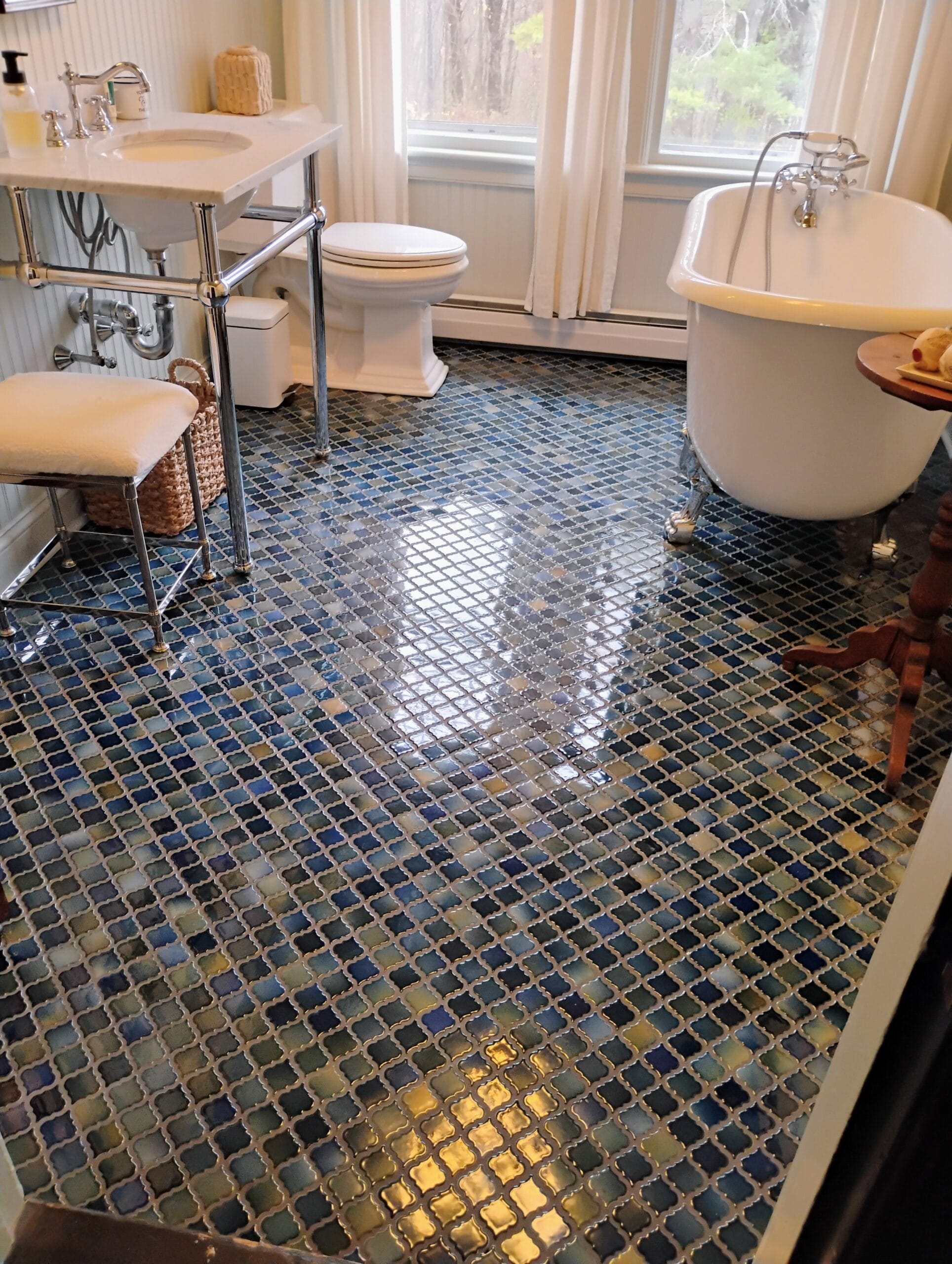 Vintage bathroom with arabesque tile