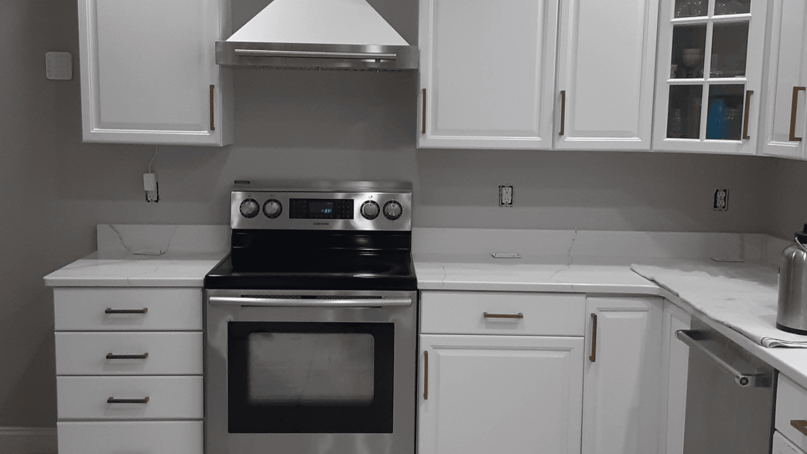Marble tile picket backsplash before